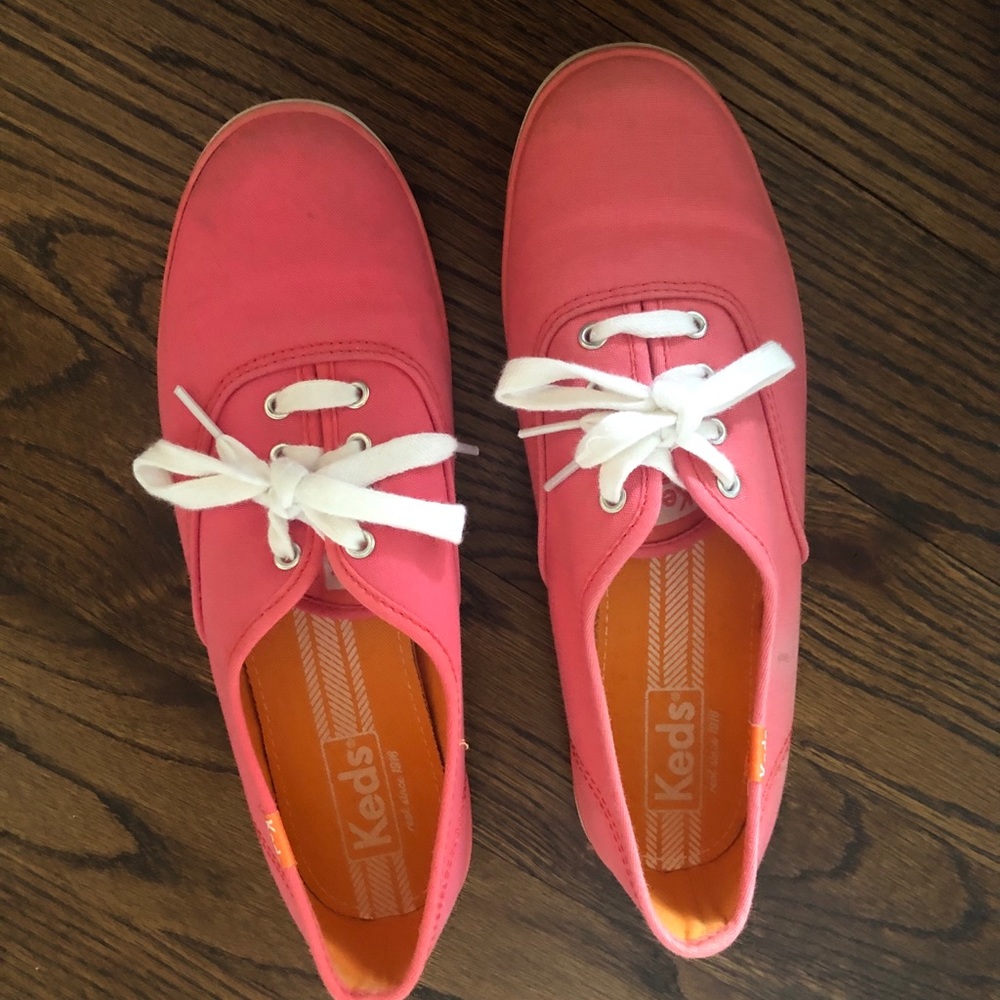 Pink keds